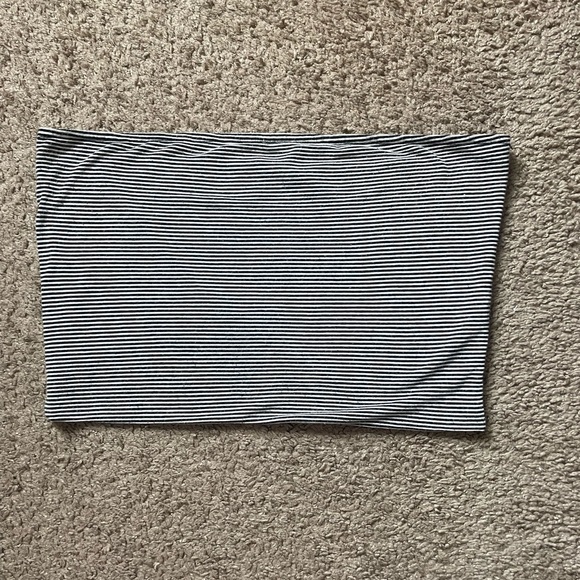 Tilly’s black and white striped crop tube top size medium - Picture 1 of 2